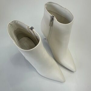 Forever 21 Women's White Faux Leather Pointed Toe Stiletto Heel Booties Size 7‎